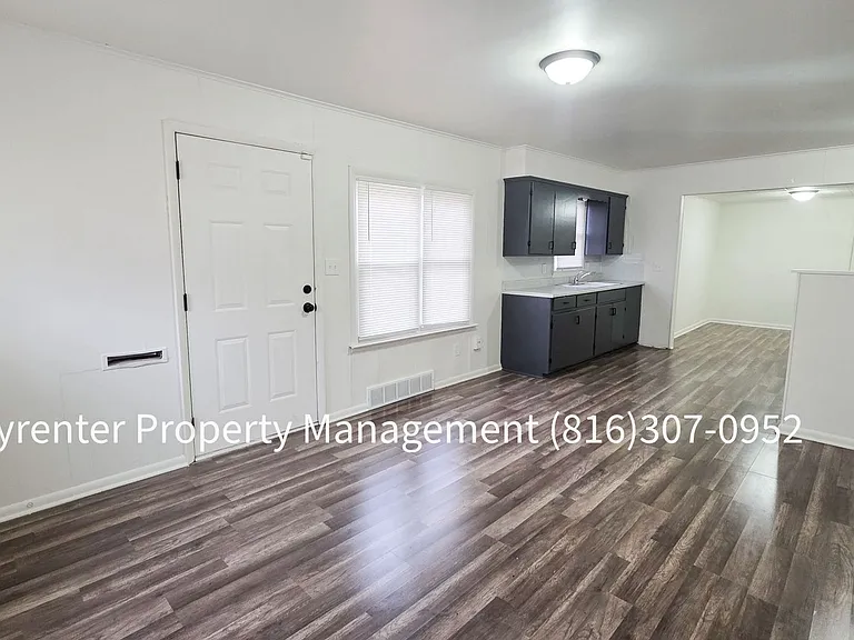 1512 W College St — Photo 20