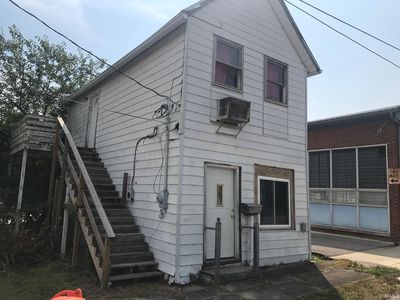 126 W Harrison St, Oakland City, IN, 47660