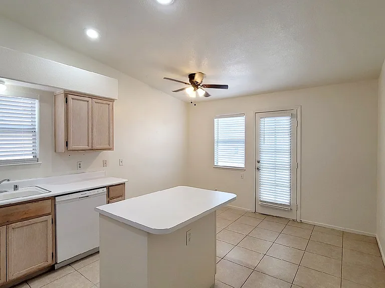 8016 Cimarron Ridge Dr #201 — Photo 8