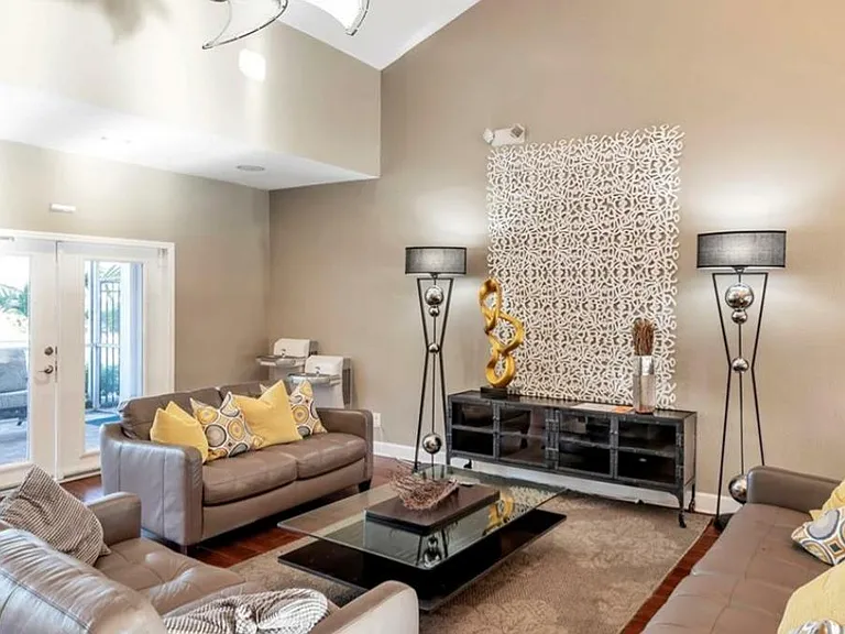 184 Pompano Dr SE #D — Photo 16