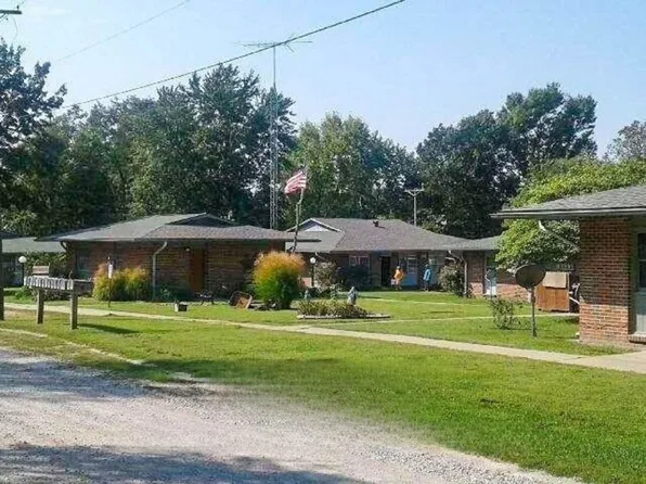 Creighton Apartments, 211 J St #C1, Creighton, MO 64739