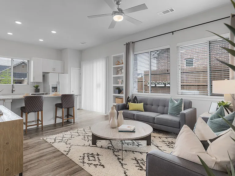 VLux Stoneridge — Photo 30