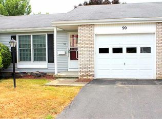 90 Springwood Dr, Webster, NY 14580