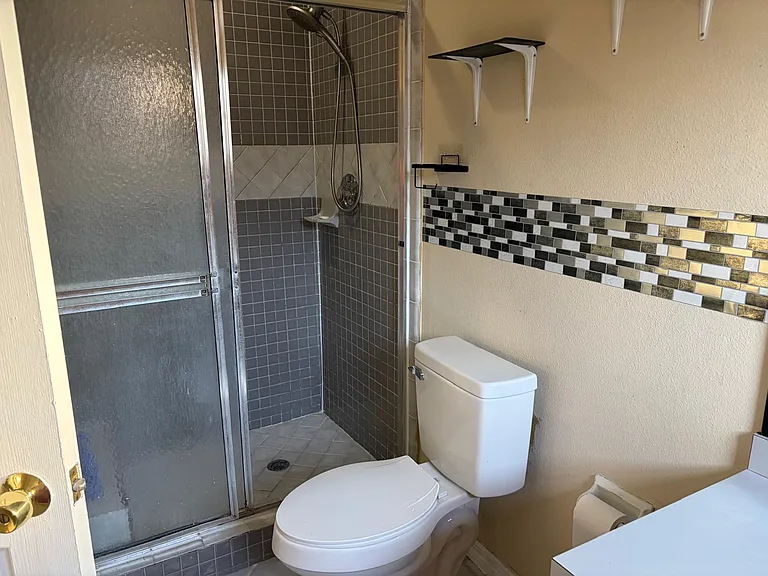 1462 Melshire Ave — Photo 5