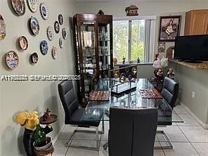 4th image of 1250 SE 28th Ct Unit 206