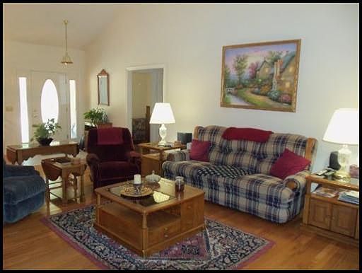 5th image of 17 Brummel Ln