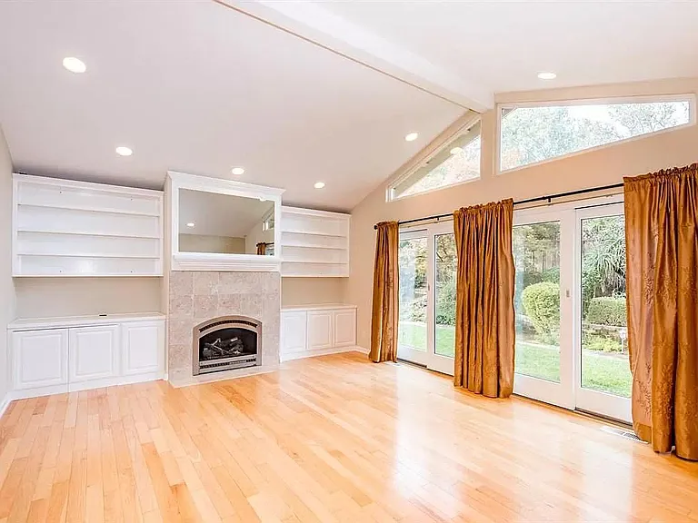 10403 Noel Ave — Photo 12