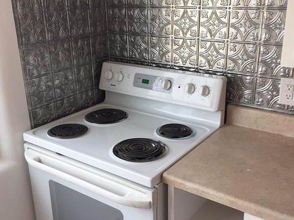 4th image of 1504 Wilmoore Dr SE