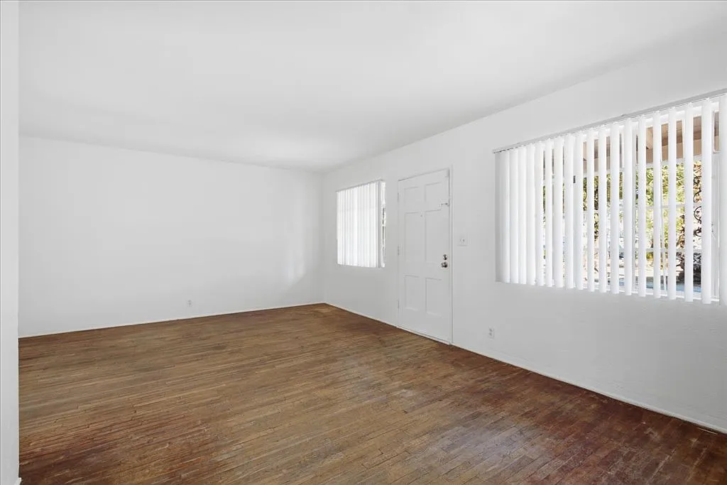 1 bed, 700 sqft, $1,190 — Photo 1