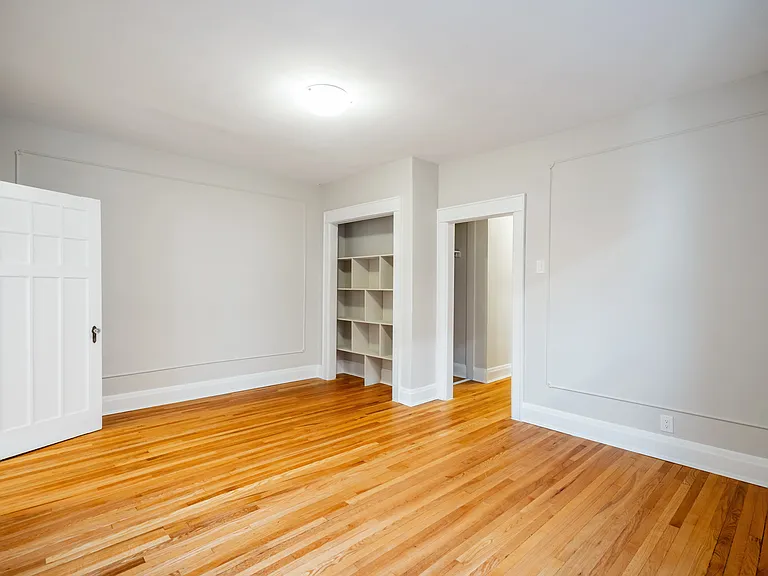 407 Elgin St — Photo 17