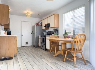 1960 Strawberry Dr NE, Rio Rancho, NM 87144