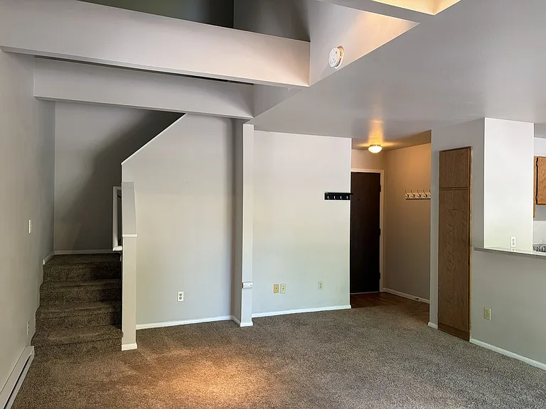 524 W Laurel St — Photo 9