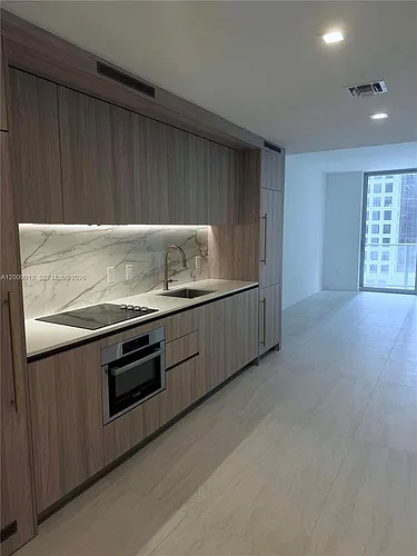 77 SE 5th St #1811 Photo 1