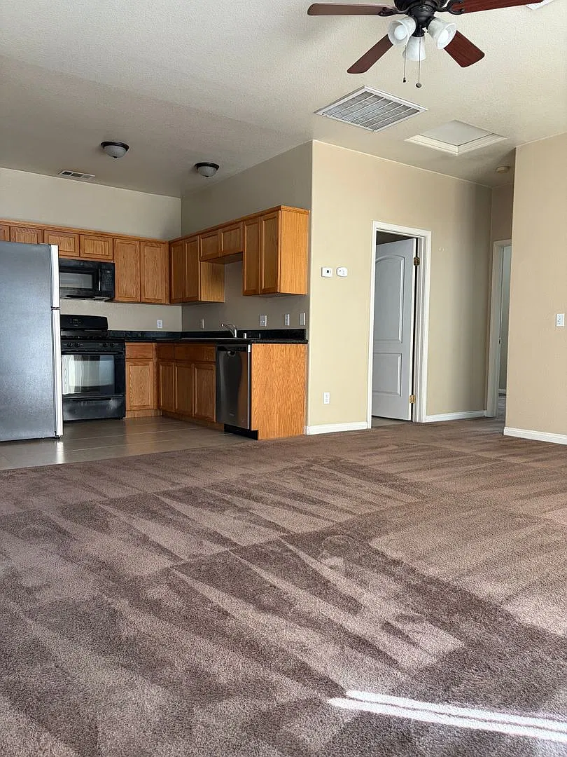 8656 North Loop Blvd — Photo 2