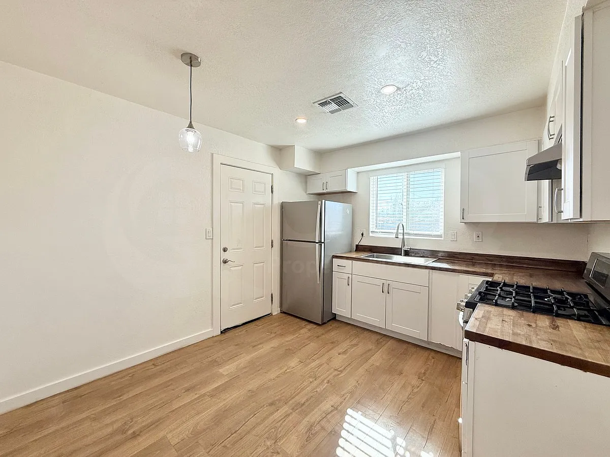 2 bed, 1.0 bath, 800 sqft, $1,499 — Photo 4