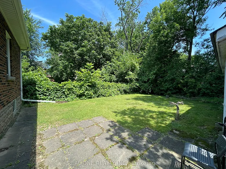 35 Bowman St — Photo 24