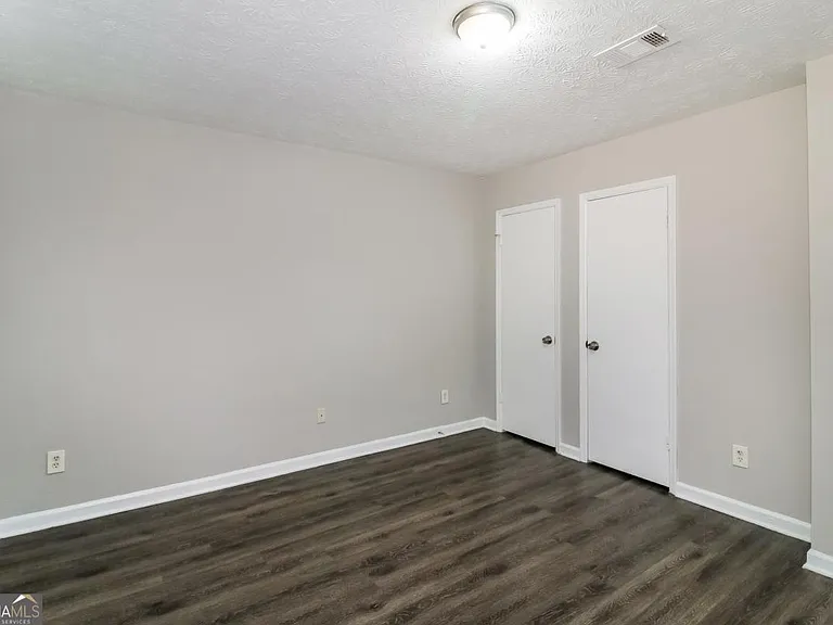 307 Hamilton Glenn #305 — Photo 10