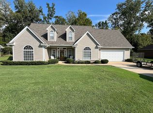 1024 Evelyn Cv, New Albany, MS 38652