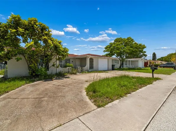 7400 Westcott Dr, Port Richey, FL 34668
