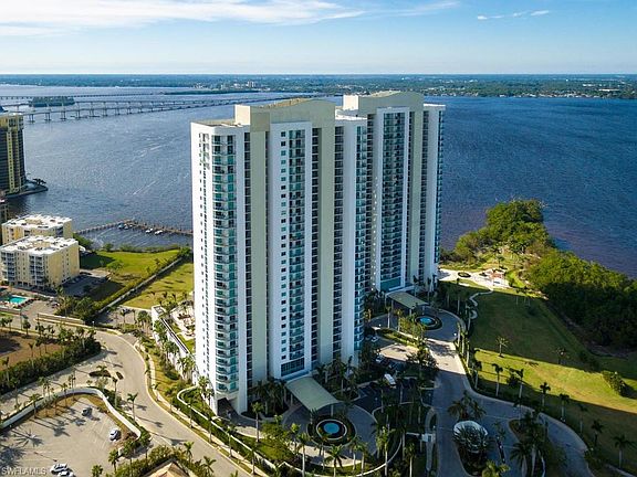 3rd image of 3000 Oasis Grand Blvd APT 806