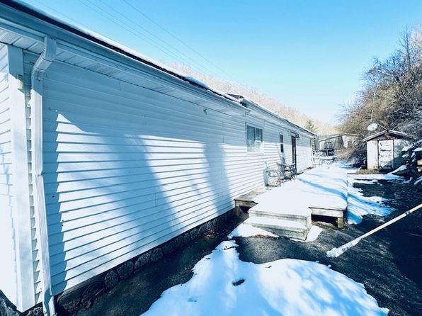 1620 Right Fork Bens Crk, Wharncliffe, WV 25651