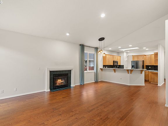 3rd image of 2136 NE 52nd Ave