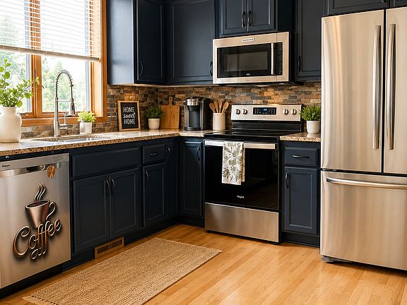 4th image of 3501 Daylily Ave N