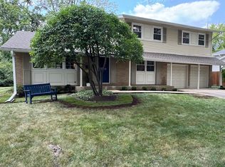 828 N Glenn Dr, Palatine, IL 60074