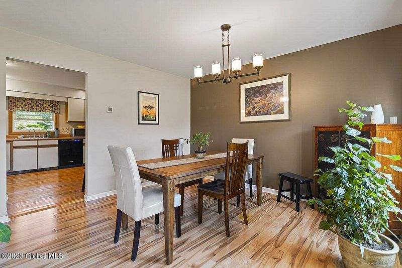 5th image of 9 Bernard Place Place