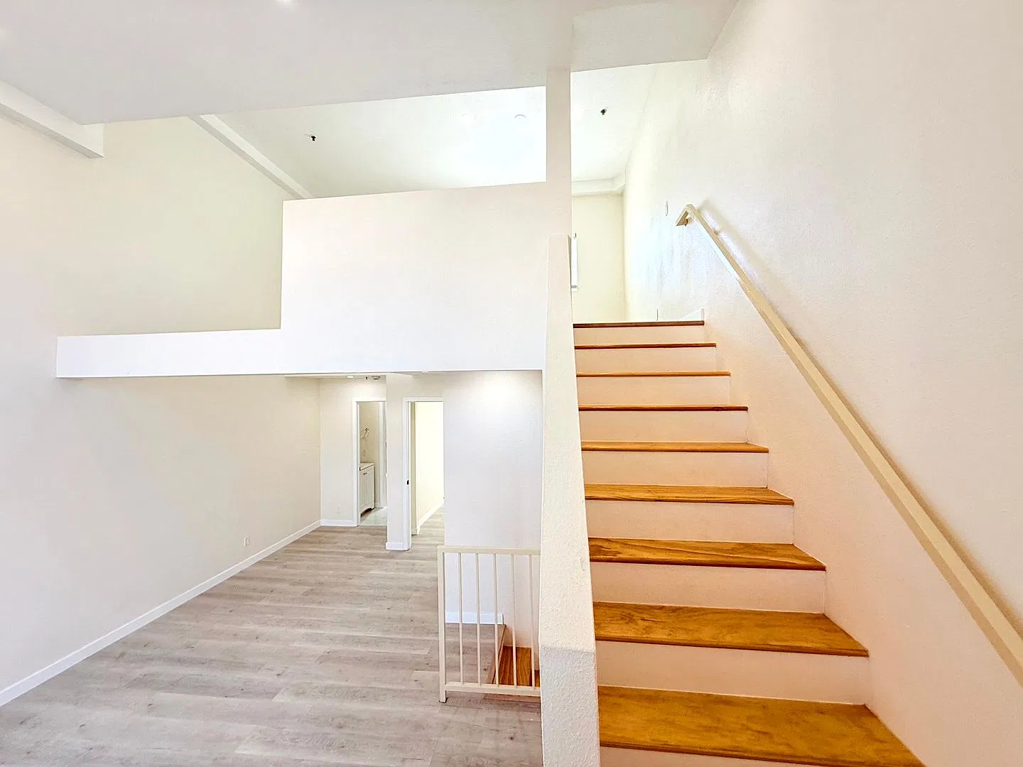 432 N Kingsley Dr. — Photo 4