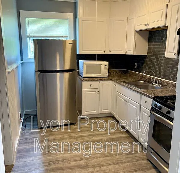 106 Winsor St #1 — Photo 2