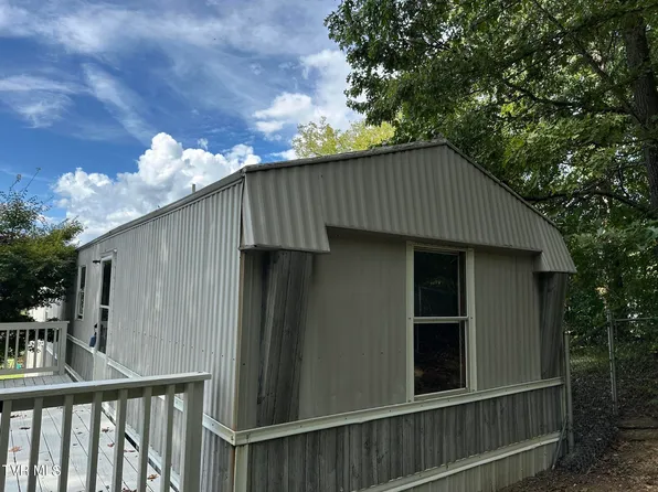 1370 Lovelace Rd, Fall Branch, TN 37656