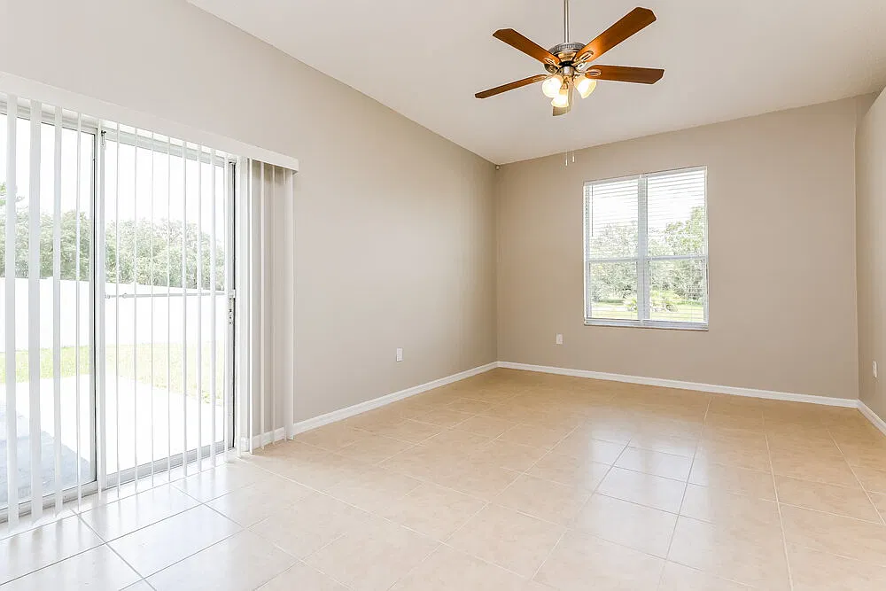 4 bed, 2.0 bath, 1802 sqft, $2,010 — Photo 3