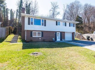 512 Montrose Dr, Bristol, VA 24201