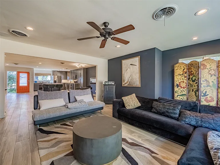 3010 Conway St — Photo 8