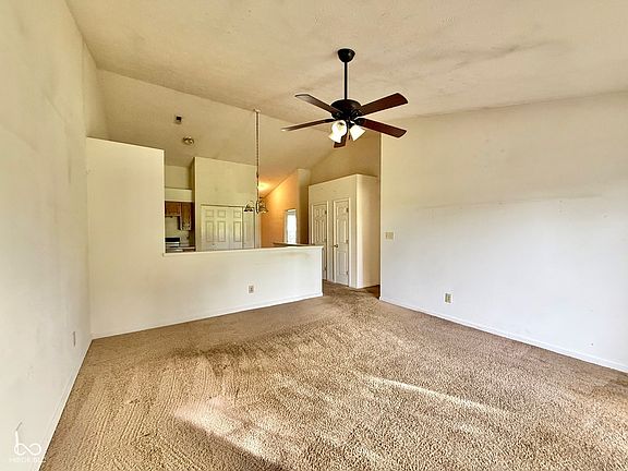 5th image of 110 Woodberry Dr