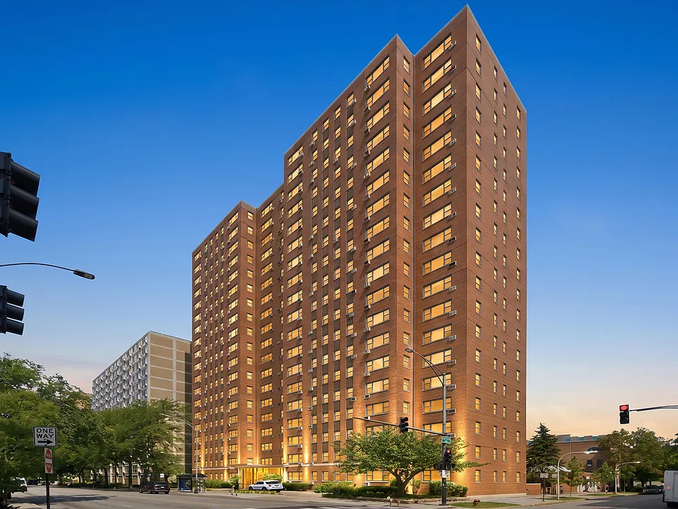2909 N Sheridan Rd #1204