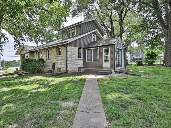 17306 E 23rd St S, Independence, MO 64057