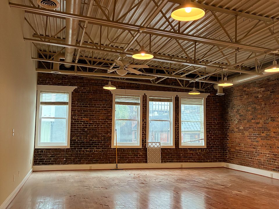 1st image of 202 E Broughton St #204