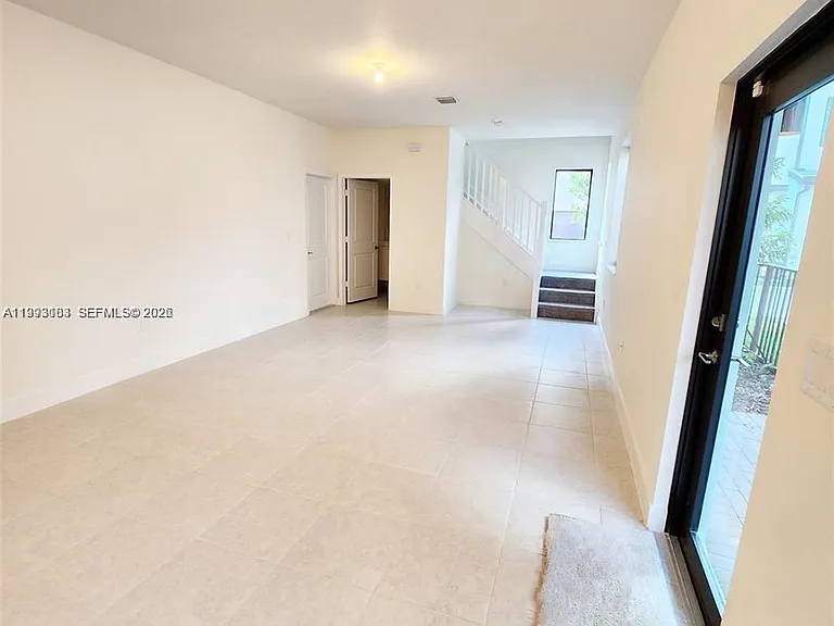 4583 NW 83rd Pl — Photo 5