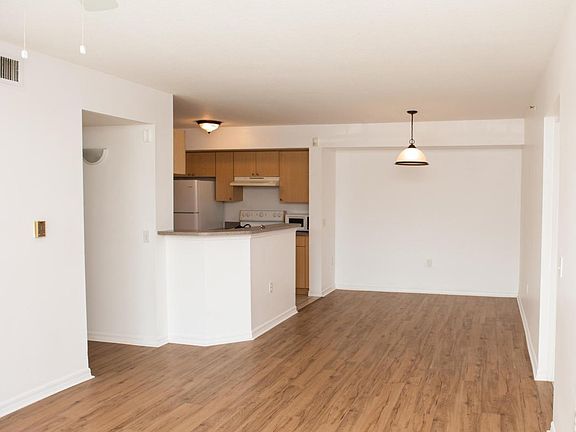 4th image of 1220 Villa Cir