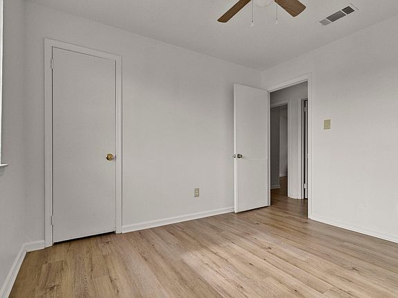 3rd image of 2613 W 58th St