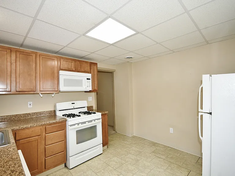 54 S 19th St #1 — Photo 16