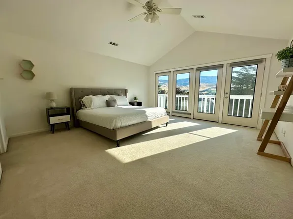 495 Lori Ln, Ashland, OR 97520