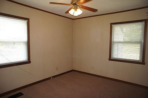 4th image of 1008 Sunrise Dr