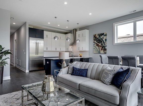3rd image of 2652 N Bosworth Ave #3N