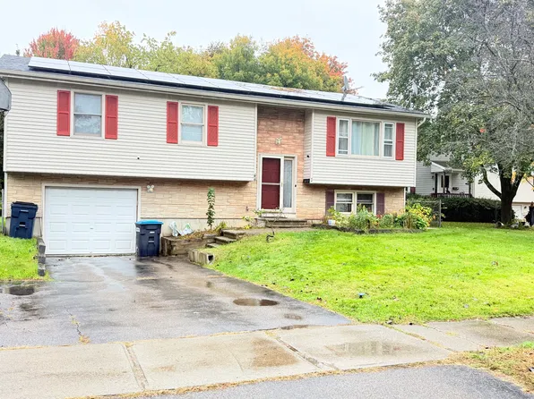 44 Helen Ave, South Burlington, VT 05403