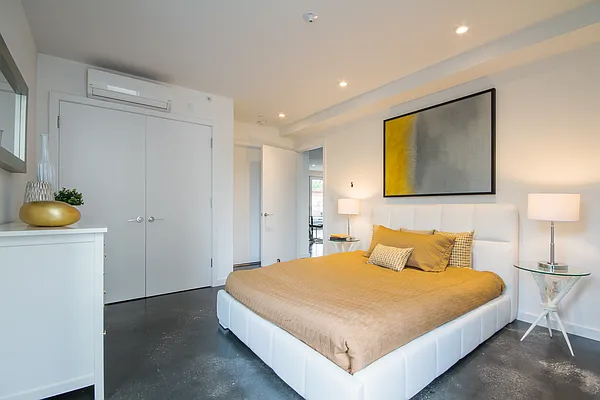 Sold by Hello Living LLC | media 20