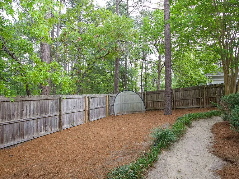 225 Adams Cir — Photo 37