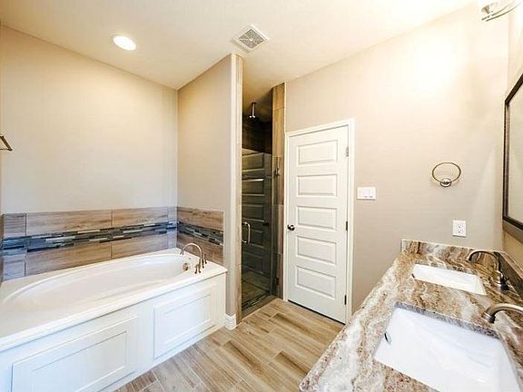 5th image of 2609 Katie Ct